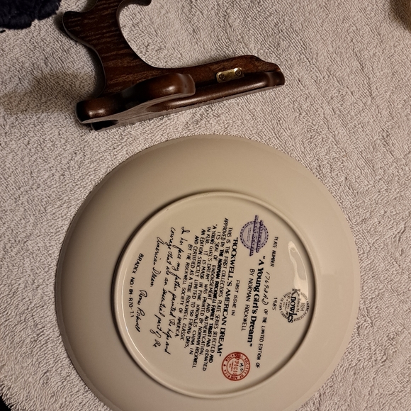 Knowles collector plate. A young girl's dream - Picture 5 of 5